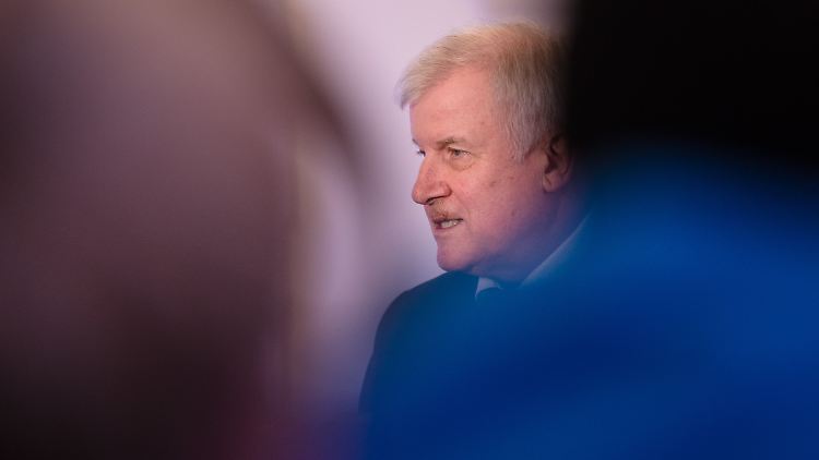Ein Scheitern der Großen Koalition nennt Seehofer eine "politische Katastrophe".