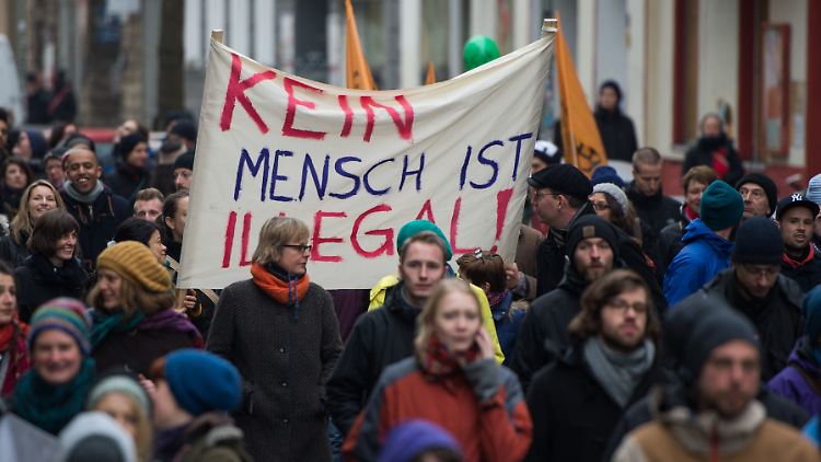 Die Menschenrechtsorganisation Human Rights Watch lobt das Engagement gegen Populismus.