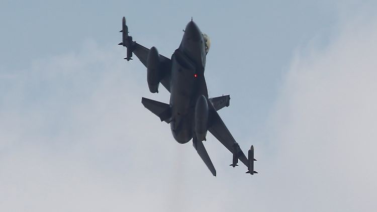 Ein türkischer F16-Kampfjet.