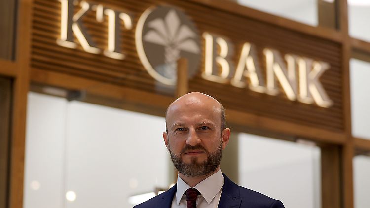 "Wer sein Geld früher in der Sparsocke hatte, kommt jetzt zu uns" so Ferhat Aslanoglu, Unternehmenssprecher der KT Bank.