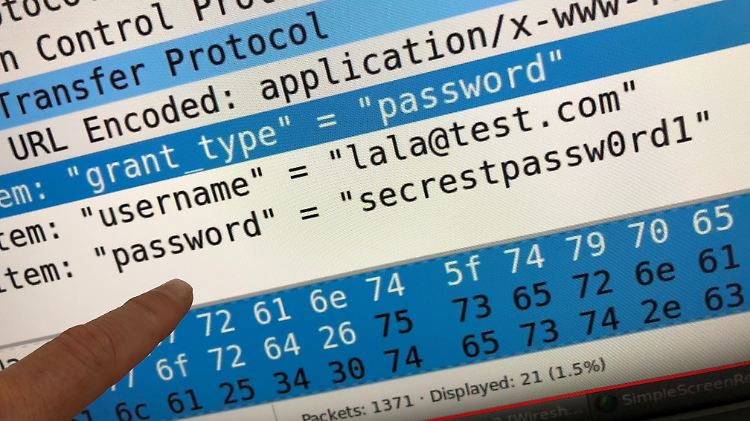 Ohne Update bleiben WLAN-Geräte über die KRACK-Lücke angreifbar. Der Aufwand muss sich für Hacker aber lohnen.