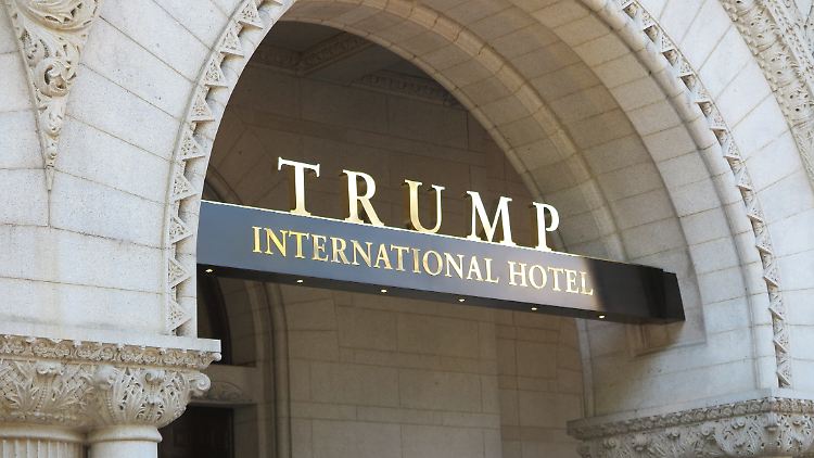 Der Eingang des Trump International Hotels in Washington D.C.