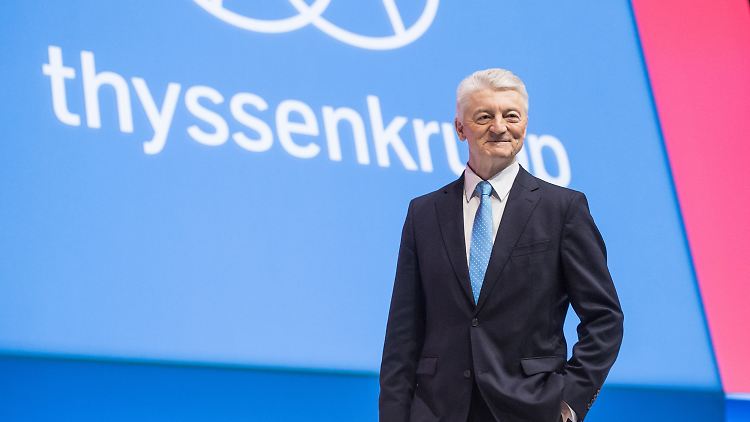 Konzernchef Hiesinger sieht Thyssenkrupp wieder in der Spur.