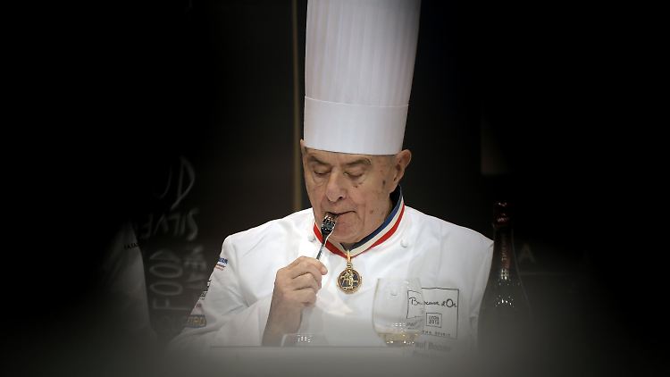 Feinschmecker und Schelm zugleich - Paul Bocuse lebte über Jahrzehnte mit drei Frauen zusammen.