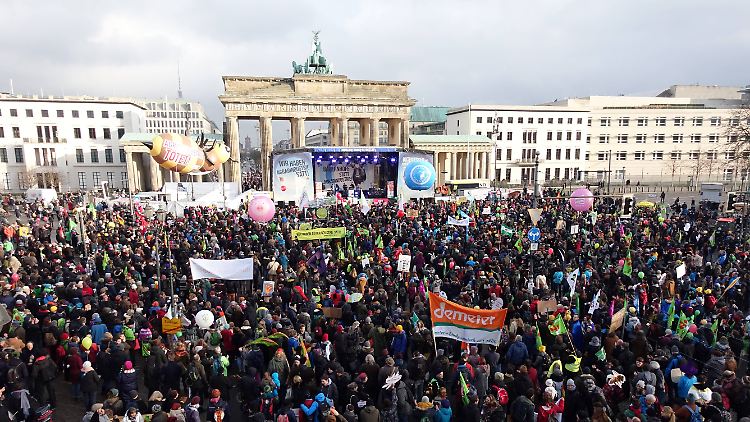 Laut Veranstalter sollen 33.000 Menschen für eine Agrarwende zusammen auf die Straße gegangen sein.