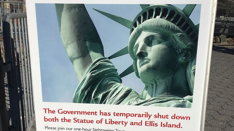 Wegen des "Shutdowns" war die Freiheitsstatue in New York am Samstag für Besucher geschlossen.