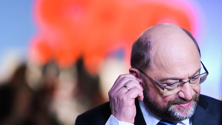 Erleichterung sieht anders aus - Martin Schulz hatte auf ein besseres Ergebnis beim SPD-Bundesparteitag spekuliert.