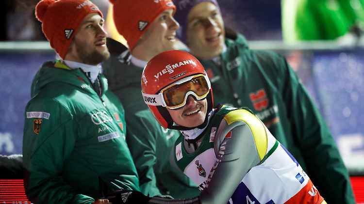 Richard Freitag springt vorneweg - das Team leider meist nur hinterher.