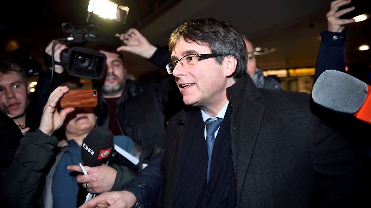 Puigdemont in Kopenhagen: Staatsanwälte hatten im Falle einer Reise nach Dänemark  mit einem neuen Haftbefehl gedroht.
