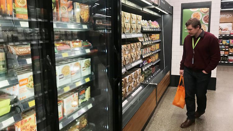 Die Eröffnung des Supermarkts hatte sich wegen technischer Probleme verzögert.
