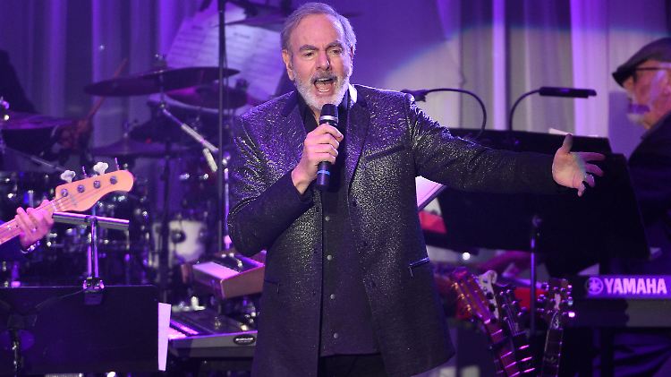 Der US-Sänger Neil Diamond ist an Parkinson erkrankt und wird deswegen nicht mehr auf Tour gehen.