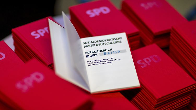 SPD-Parteibücher sind zur Zeit eine heiß begehrte Ware.