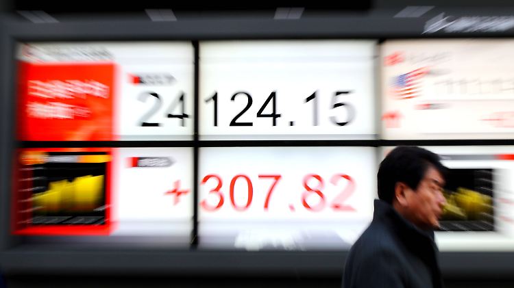 Jenseits der Kursschwelle von 24.000 Punkten: In Tokio bewegt sich der Nikkei-Index auf Rekordniveau.