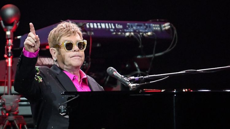 Einmal will Elton John noch um die Welt reisen und sich mit Konzerten bei seinen Fans verabschieden.