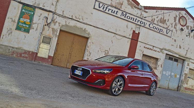 Mit dem i30 Fastback hat Hyundai nicht nur die vierte Modellvariante in der Reihe, sondern auch ein für die Koreaner außergewöhnliches Auto.