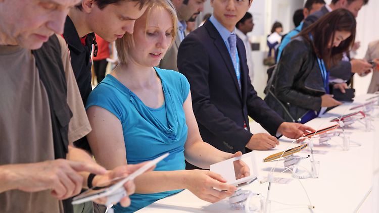 Besucher auf einer Technik-Messe in Berlin, der Konsum moderner Medien ist in Deutschland noch unzureichend erfasst.