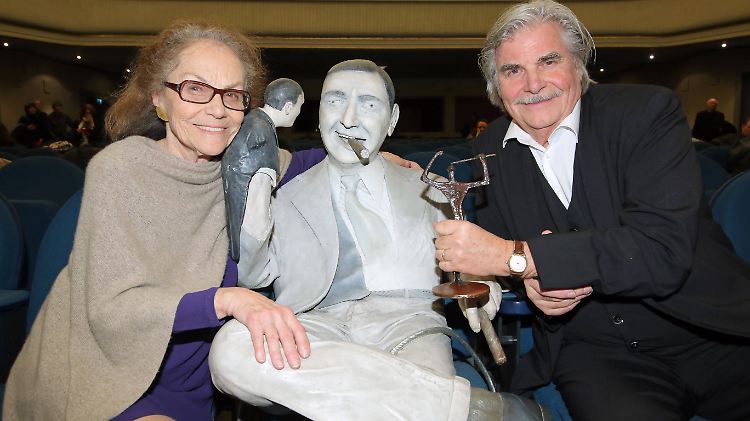 Nicola Lubitsch und Preisträger Peter Simonischek bei der Verleihung des Ernst-Lubitsch-Preises im Kino Babylon (2017).
