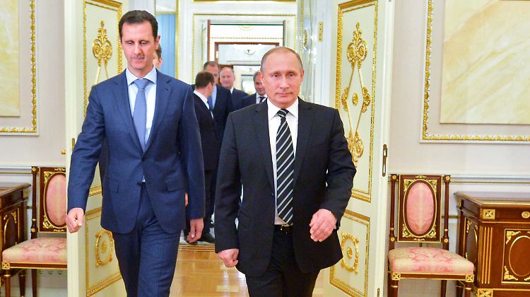Baschar al-Assad und der russische Präsident Wladimir Putin im Oktober 2015 in Moskau. Damals bat Assad Putin um Unterstützung, ein Wendepunkt in dem Krieg um Syrien.