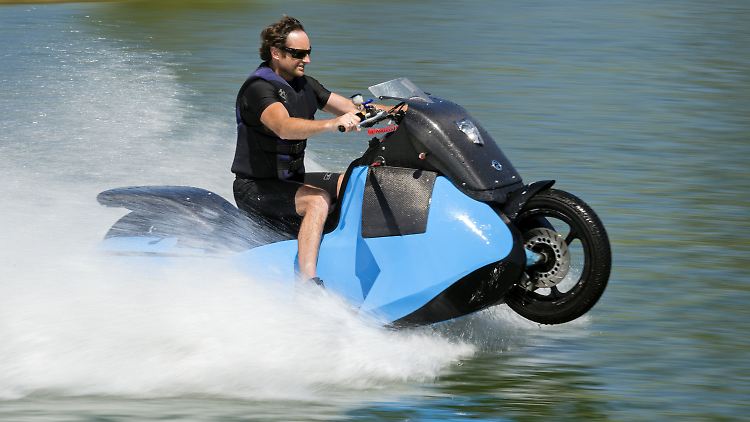 Zu Land und auf dem Wasser: Mit dem Biski ist man auf allen Wegen schnell unterwegs.
