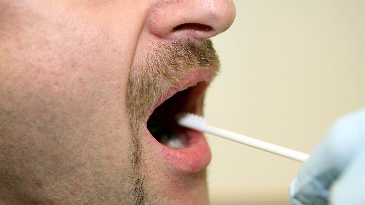 Der DNA-Test ist freiwillig. Verdächtig macht sich jedoch, wer ihn ablehnt.