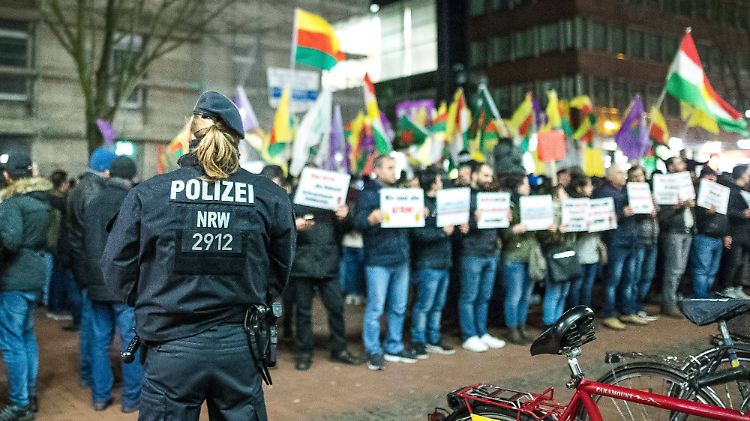 Sorgen bei der Polizeigewerkschaft: "Die Bundesrepublik darf nicht zum Schauplatz innertürkischer Konflikte werden."