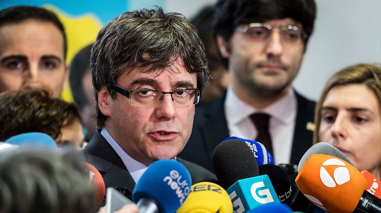 Was macht Carles Puigdemont?