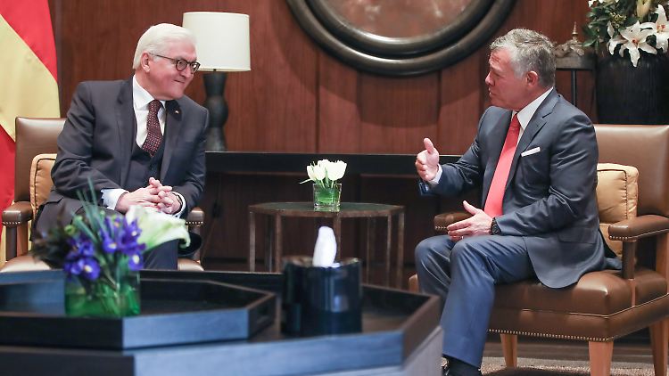 Neben dem Treffen mit König Abdullah (rechts) steht für Steinmeier auch der Besuch eines Flüchtlingslagers auf dem Programm.