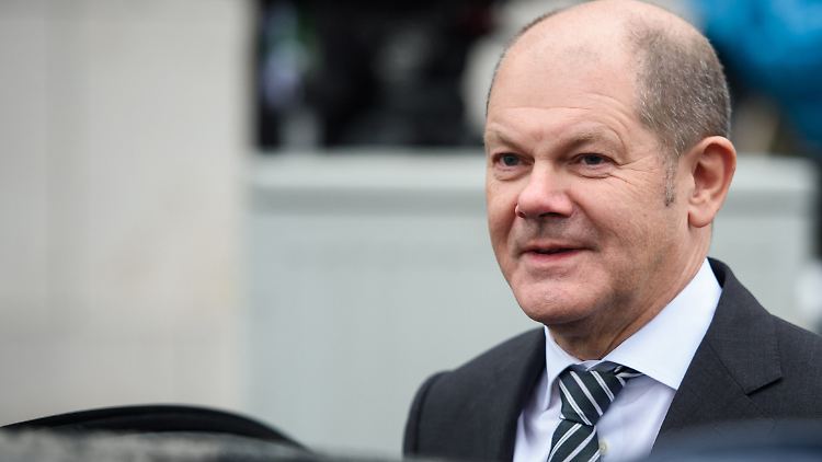 Wenn er die Kanzlerkandidatur ins Auge gefasst hat, wäre ein Ministerposten eine gute Ausgangslage: Hamburgs OB Olaf Scholz.