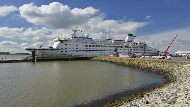 Das Kreuzfahrtschiff MS "Berlin", hier am Anleger Seebäderkaje auf der Weser, Bremerhaven, wird im Winter 2018/19 zum dritten Mal in Folge von Kuba aus unterwegs sein.