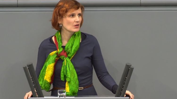 Katja Kipping von der Linken nennt es beschämend, dass die Welt die Kurden jetzt fallenlasse.