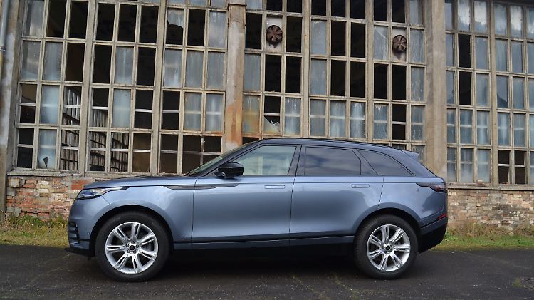 Die pure Eleganz eines Range Rover Velar lässt sich am besten von der Seite erkennen.