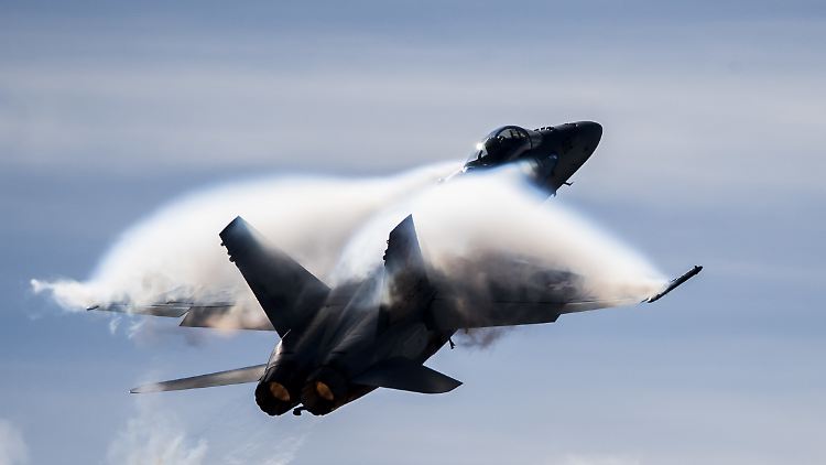 Risse entdeckt: Schweizer Kampfjets mit Flugverbot belegt.