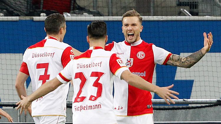 Andre Hoffmann (r.) feiert seinen frühen Siegtreffer für die Fortuna.