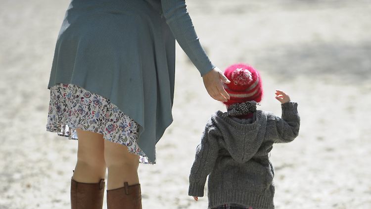 Familien mit Kindern sollen mehr Geld bekommen - und Kinderrechte gestärkt werden.
