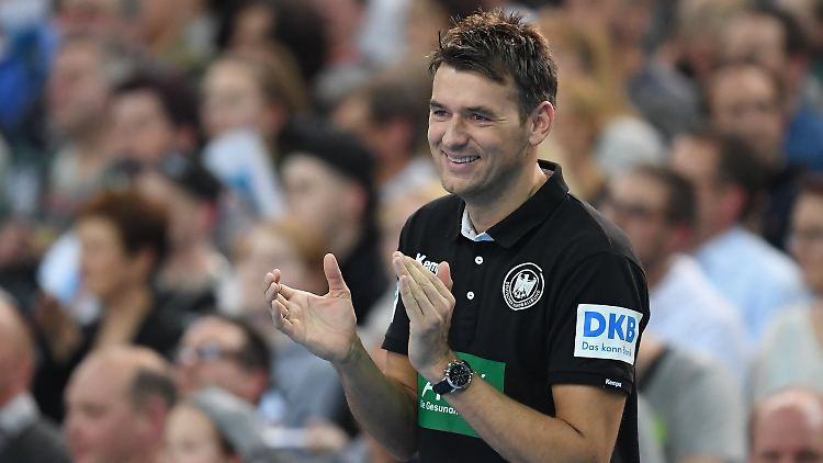 Glücklich schaut Handball-Bundestrainer Christian Prokop aus. Aber hat er auch Grund dazu?