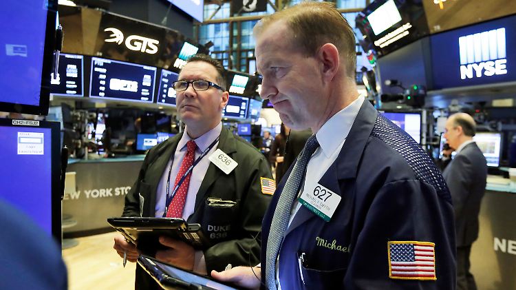 Ist das nur ein Rücksetzer - oder schon die große Korrektur? An der Wall Street rauscht der Dow-Jones-Index am Freitag 665,75 Punkte in die Tiefe.