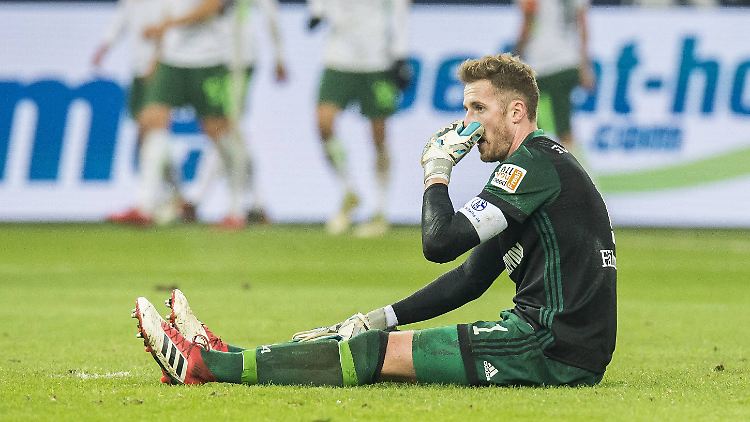 Zum Heulen: Der Fehler von Schalkes Torhüter Ralf Fährmann.