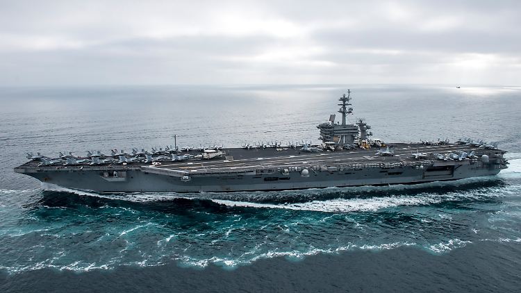 Der Atomkonfllikt mit Nordkorea alarmiert die USA: Hier macht der
Flugzeugträger USS Theodore Roosevelt letzten Sommer im Pazifik eine Übung.