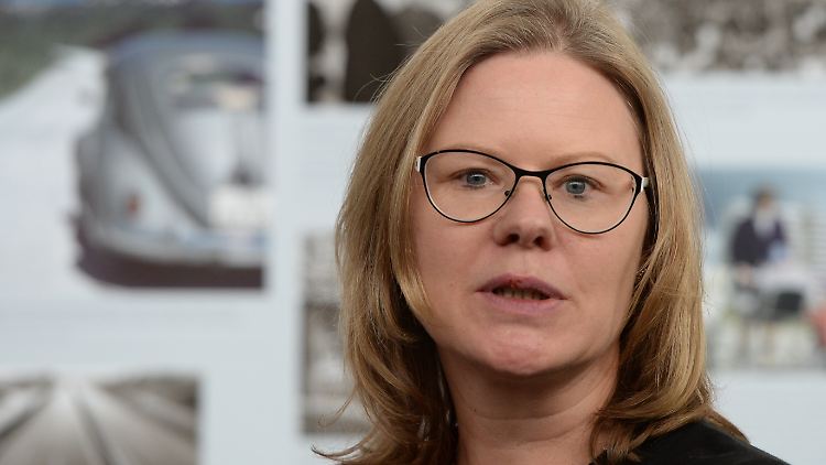 Dr. Anna Kaminsky leitet seit 2001 die Bundesstiftung zur Aufarbeitung der SED-Diktatur. Sie hat mehrere Bücher zur DDR-Alltagskultur und zur Gedenkkultur veröffentlicht.