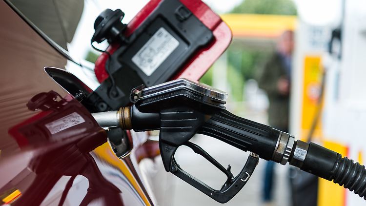 Sprudeln: Benzin und Diesel aus Zapfhähnen ebenso wie die Steuereinnahmen des Bundes.