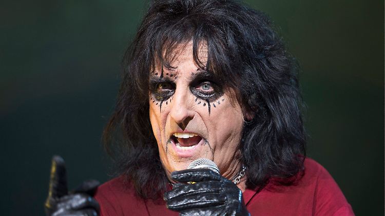 Alice Cooper wird 70, an Rente denkt er aber nicht.