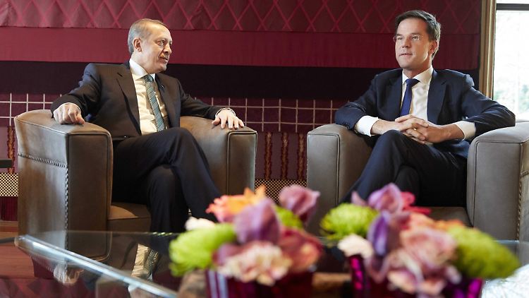Im März 2013 war das Verhältnis zwischen dem damaligen türkischen Ministerpräsidenten Erdogan und seinem niederländischen Pendant Rutte noch in Ordnung.