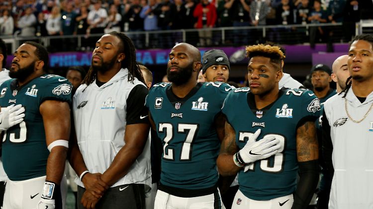 Wird Trump vermutlich nicht die Hand schütteln wollen: Eagles-Safety Malcom Jenkins (m.).