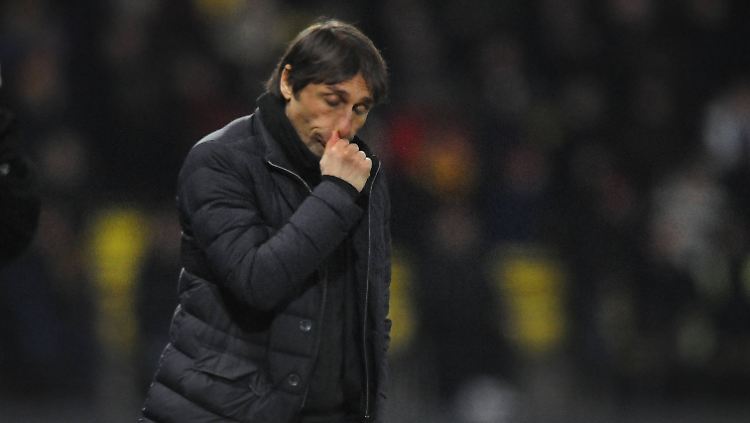 Chelsea-Coach Conte hat an der zweiten derben Pleite in Serie sichtlich zu knabbern.