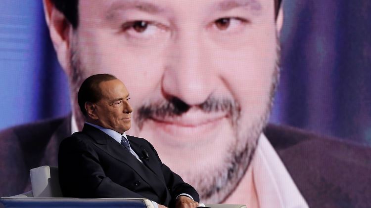 An der Spitze des fremdenfeindlichen Wahlkampfes stehen Ex-Ministerpräsident Silvio Berlusconi und Matteo Salvini, Chef der rechtspopulistischen Lega Nord.