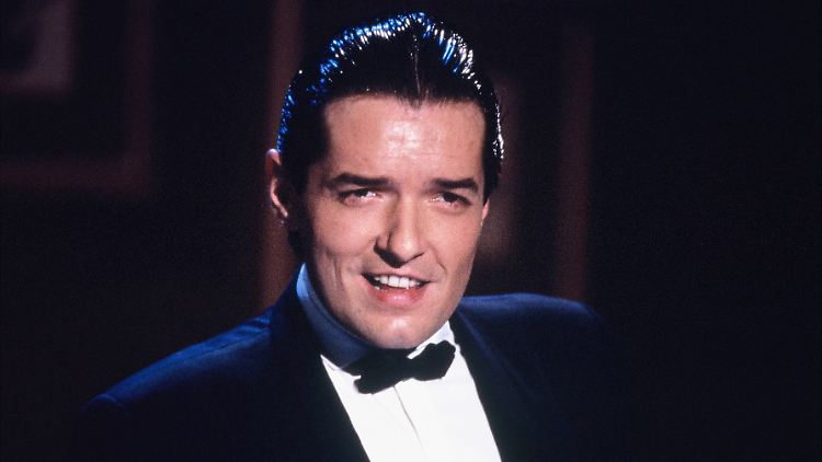Am 6. Februar 1998 starb Falco bei einem Autounfall in der Dominikanischen Republik.