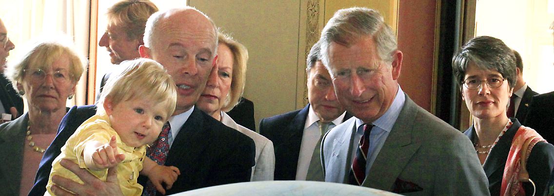 Hans Joachim Schellnhuber mit Sohn und dem britischen Thronfolger Prinz Charles bei einem Besuch in Potsdam im vergangenen Jahr.
