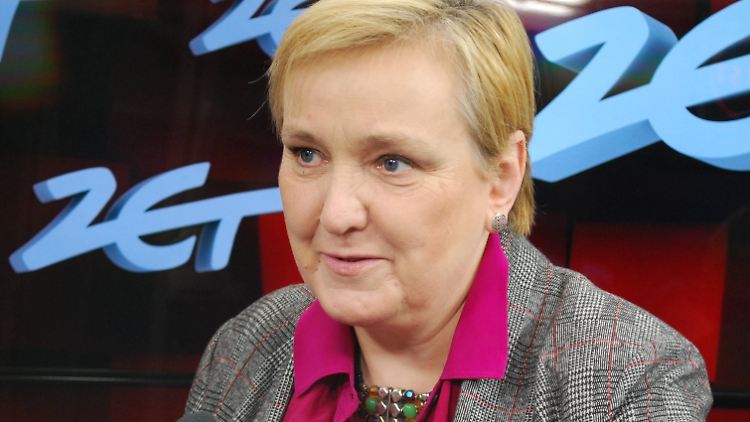 Roza von Thun berichtet in dem Film, wie Polen sich immer mehr von West-Europa entfernt und nationalistisch wird.