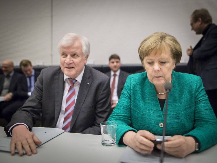 "Passt scho", sagt Horst Seehofer zum Koalitionsvertrag. Angela Merkel siehes ähnlich - im Gegensatz zu vielen anderen in der Union.