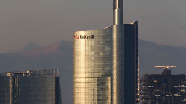 Für die Großbank Unicredit - hier die Mailänder Zentrale - geht es bergauf.